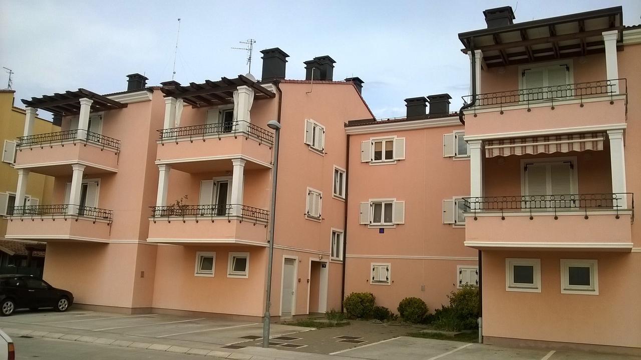 Vile Park Apartment Пула Екстериор снимка