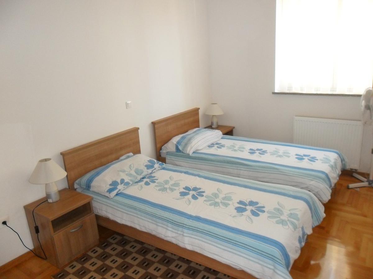 Vile Park Apartment Пула Екстериор снимка